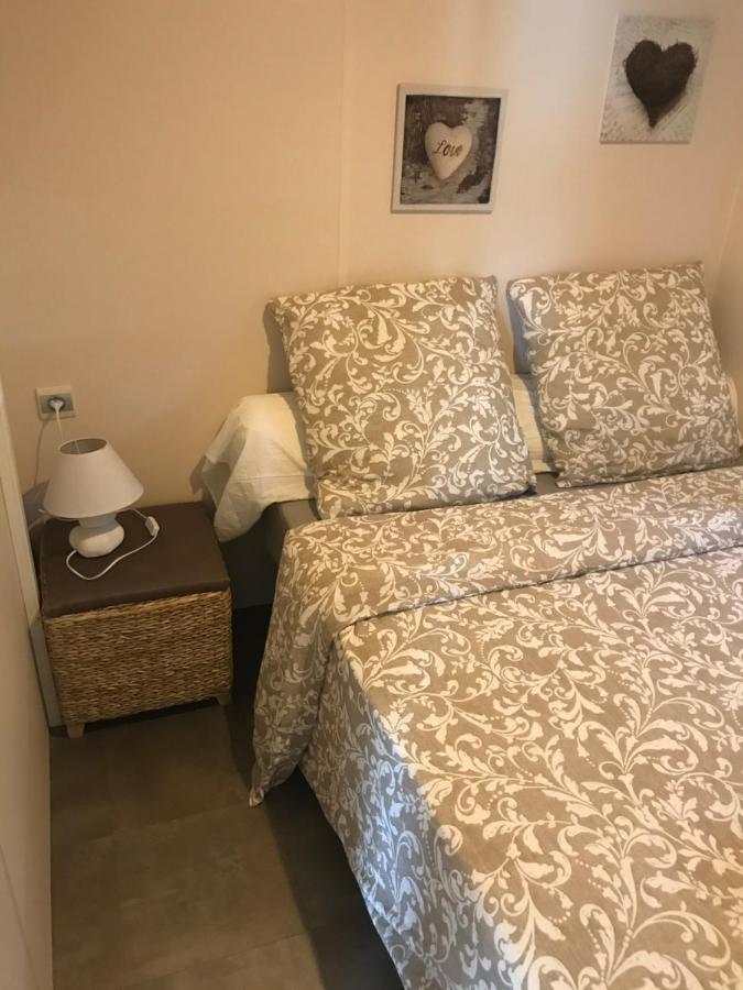 Mobilhome En Face Des Plages Hyères Kültér fotó